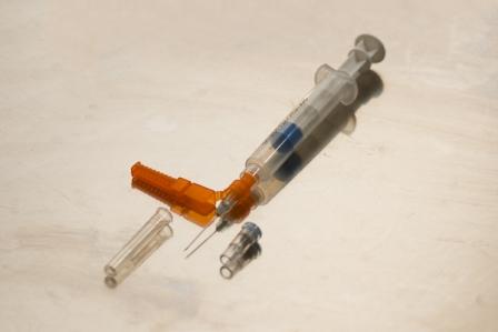 Arterial blood gas syringe and needle